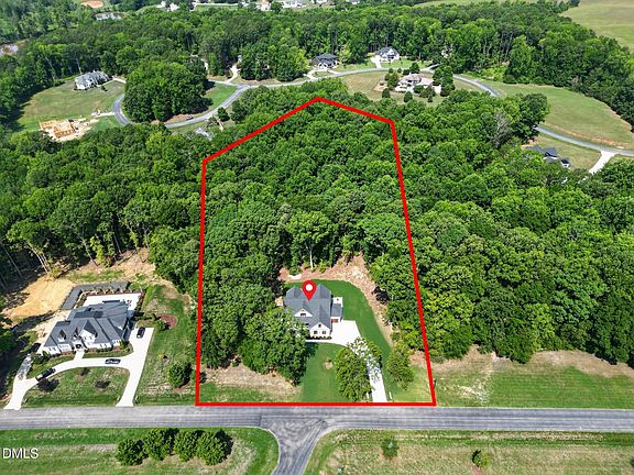 5th image of 30 Park Meadow Ln