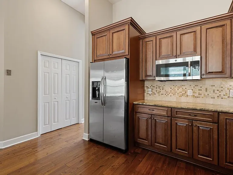 337 S Mill View Way — Photo 18