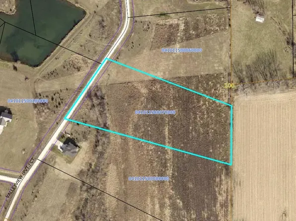 1232-1236 Valleyview Ct, Cumming, IA 50061