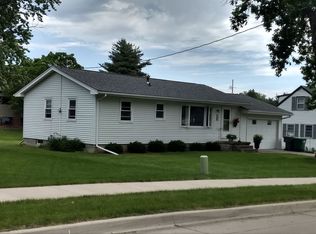 725 Cole St, Carlisle, IA 50047
