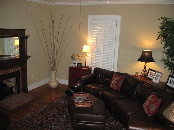Spacious Family Room with Working Fireplace