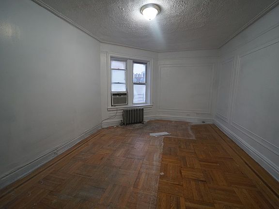 2nd image of 2326 Loring Pl N APT 6A