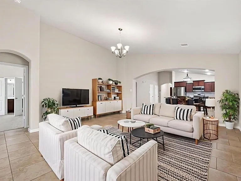 5703 Casa Martin Dr — Photo 4