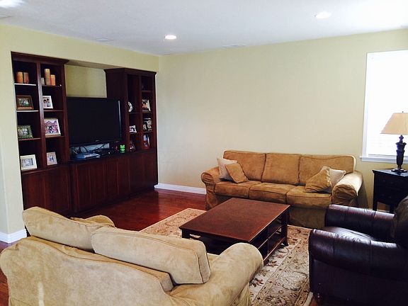 2nd image of 3406 Beretania Way
