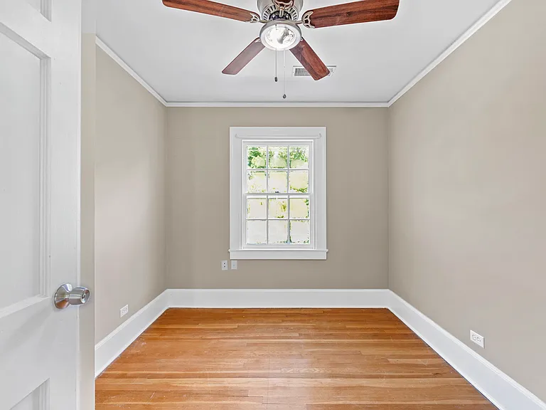 502 Thomas Rd — Photo 24