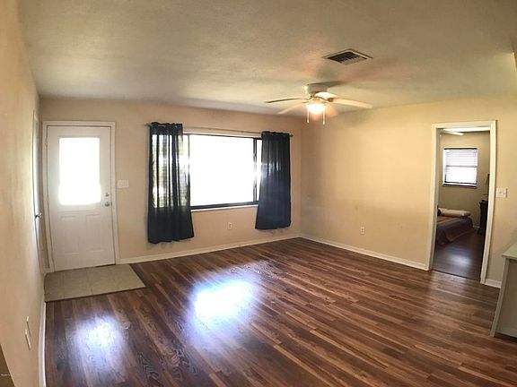 3rd image of 1405 Overlook Ter