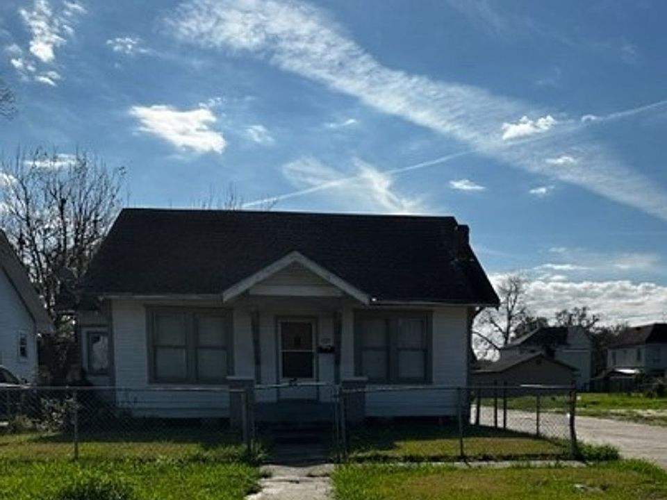 1st image of 2125 South St