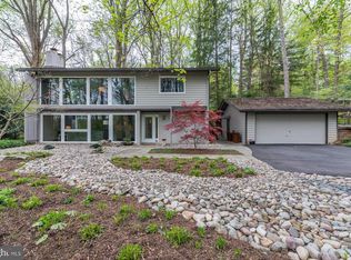 8030 Park Overlook Dr, Bethesda, MD 20817