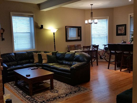 2nd image of 617 W Drummond Pl #1BW