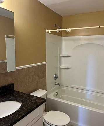 3rd image of 62 Oak St #4B