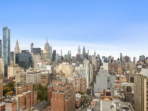 201 East 17th Street image 3 of 13