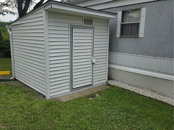 4th image of 120 Idaho Ln