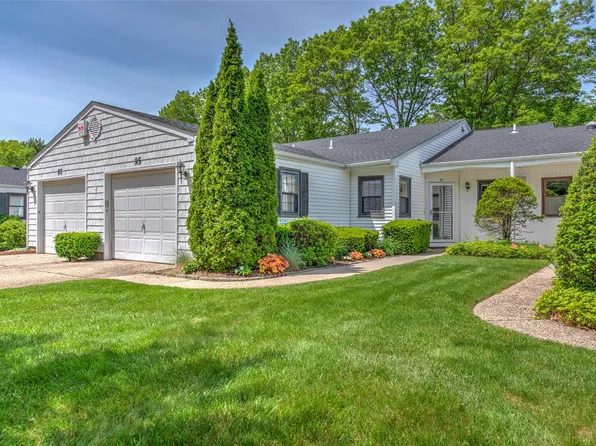 95 Knolls Drive, Stony Brook, NY 11790