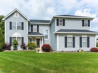 333 Greenview Dr, Crystal Lake, IL 60014
