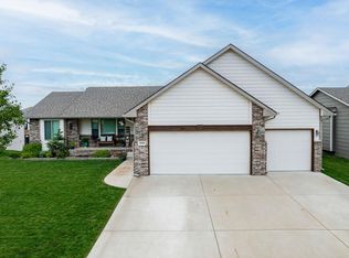 10946 W Hollywood Ct, Wichita, KS 67215