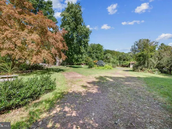 324 Mount Laurel Rd, Mount Laurel, NJ 08054