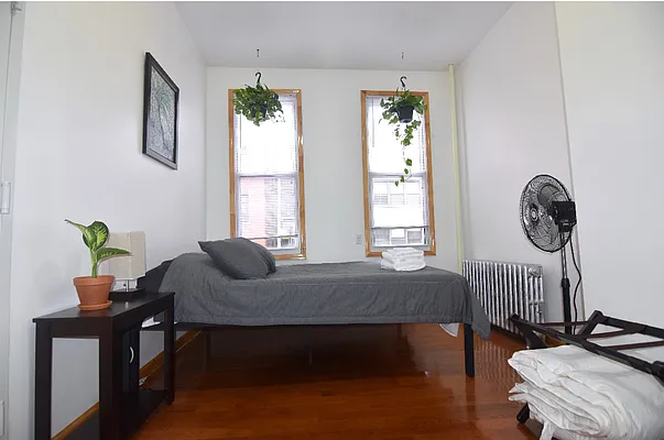 Rented by Bond New York | media 8