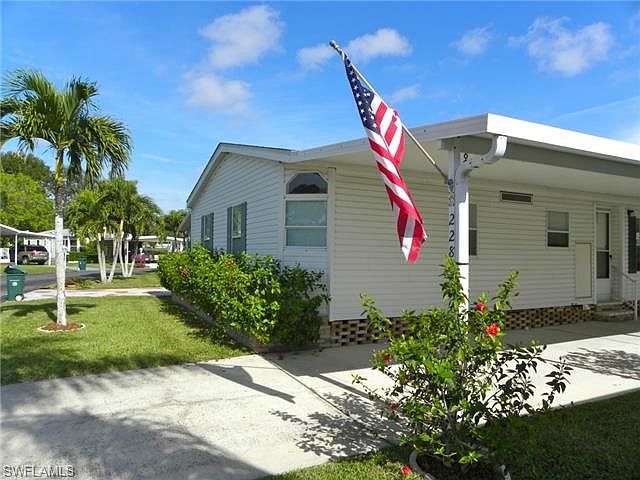 1st image of 228 Peach Palm Ln
