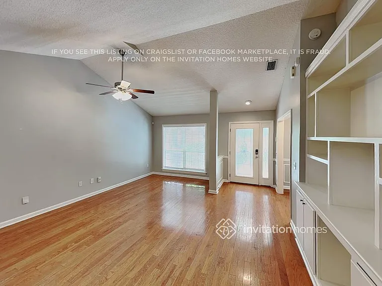 400 Chamberlain Dr — Photo 4