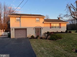 201 Hershey Rd, Lititz, PA 17543