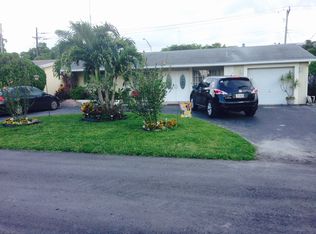 6420 Emerald Lake Dr, Miramar, FL 33023