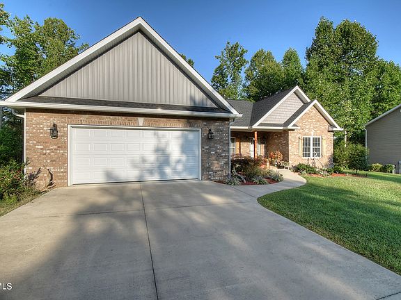 3rd image of 271 Holland View Dr