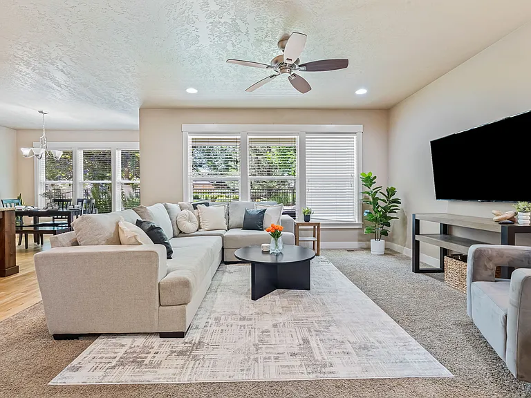 2719 E Decameron Ln — Photo 15