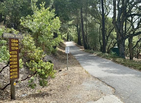 3rd image of 1374 Weston Ridge Rd