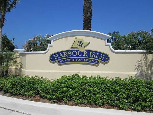 Home For Sale In Harbour Isle