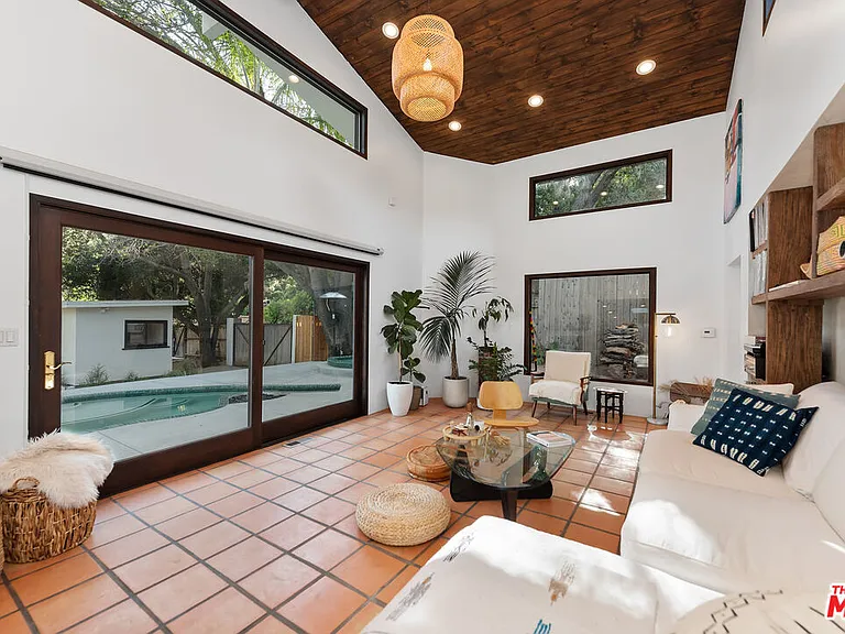 1362 Old Topanga Canyon Rd — Photo 3