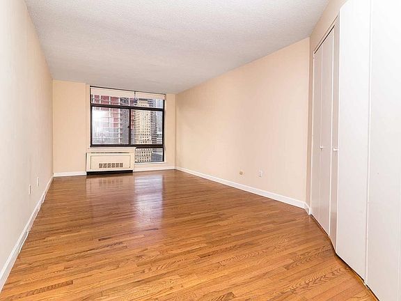 4th image of 806 2nd Ave #27B