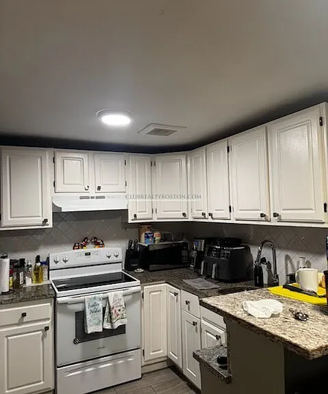 357 Faneuil St #10 — Photo 1
