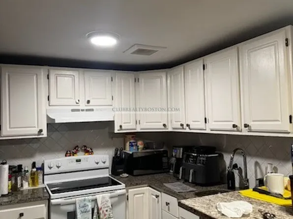 357 Faneuil St APT 10, Boston, MA 02135