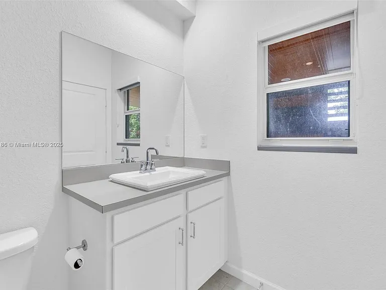 424 NE 4th Ave #424 — Photo 33