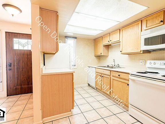 3rd image of 15110 Tally Ho Dr #5