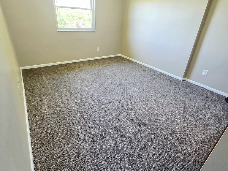 111 Pine Dr — Photo 20
