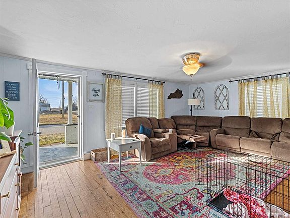 3rd image of 335 Church St