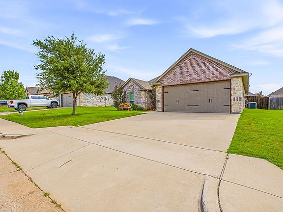 3rd image of 123 Donna Cir