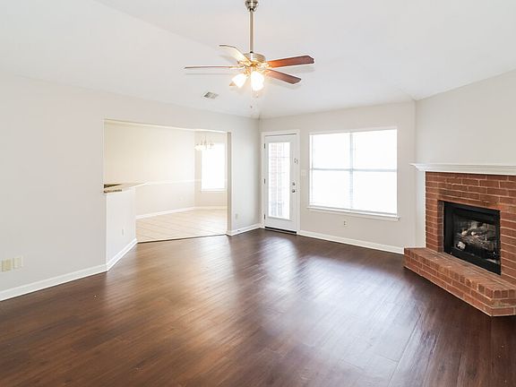 5th image of 995 Scofield Dr
