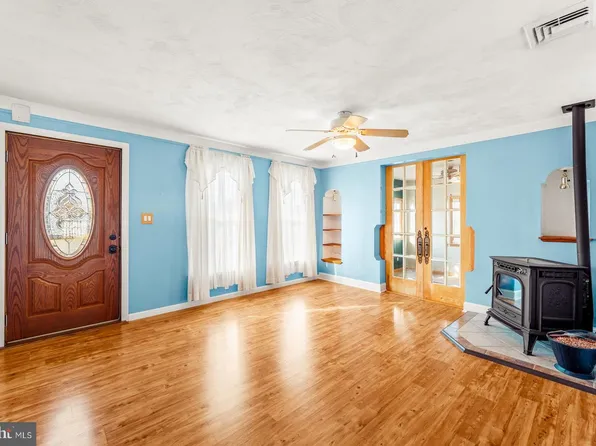 215 Blough Ct, Fairless Hills, PA 19030