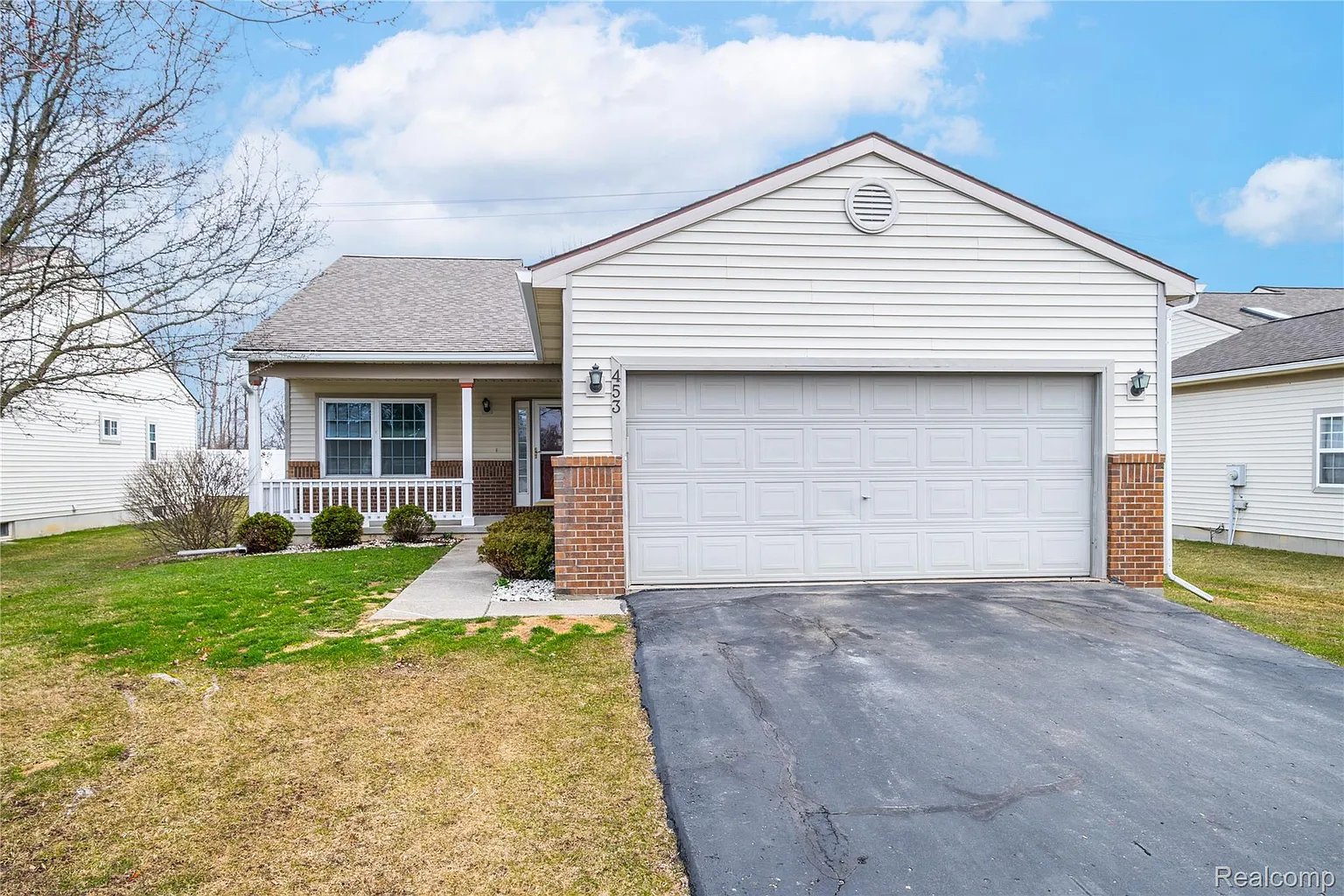453 Pagels Ct photo 1