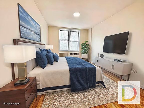 3rd image of 24520 Grand Central Pkwy APT 5L