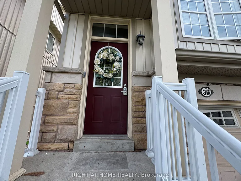 36 Farmstead Dr — Photo 2