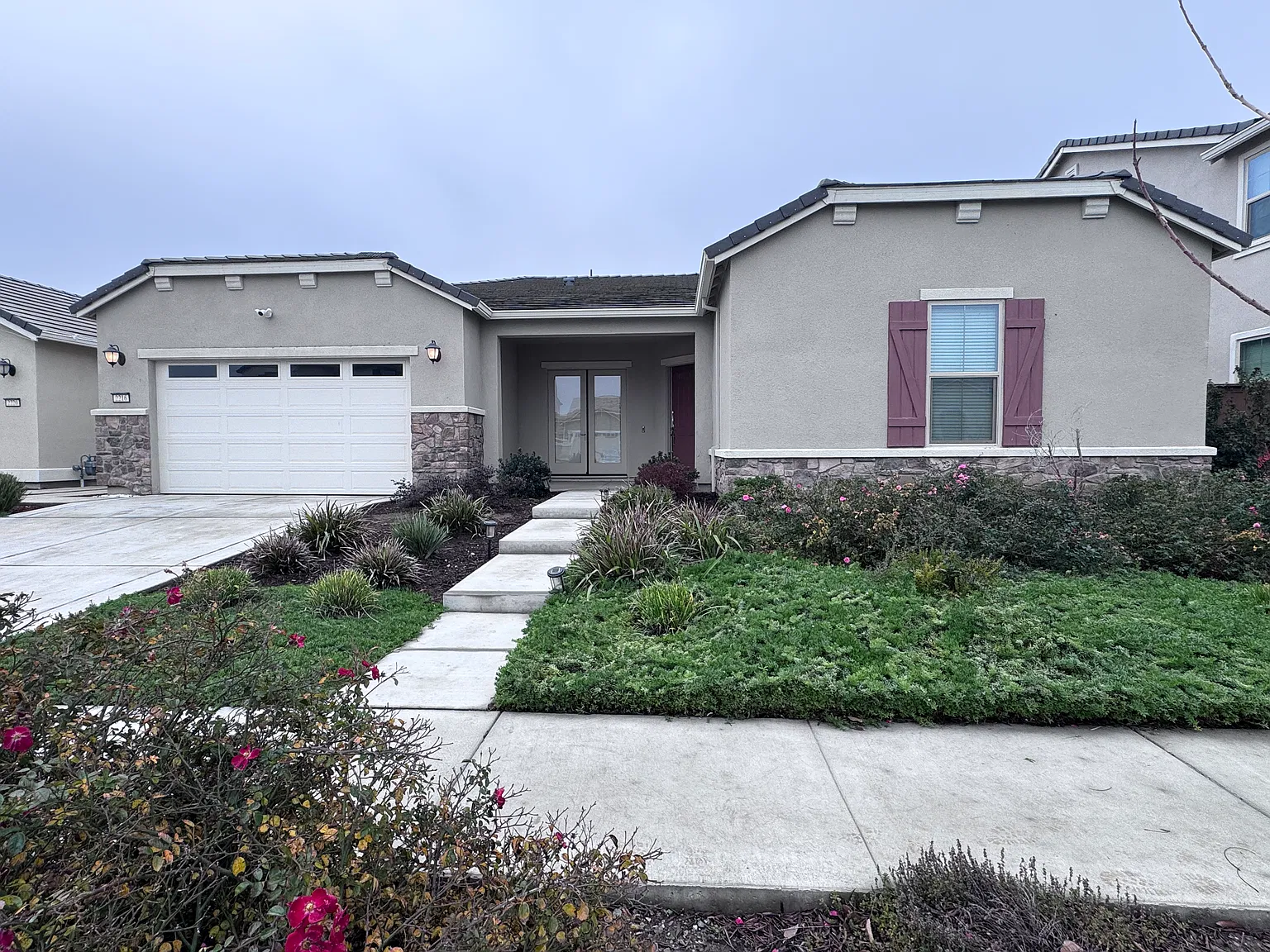 3 bed, 2614 sqft, $3,200 — Photo 2