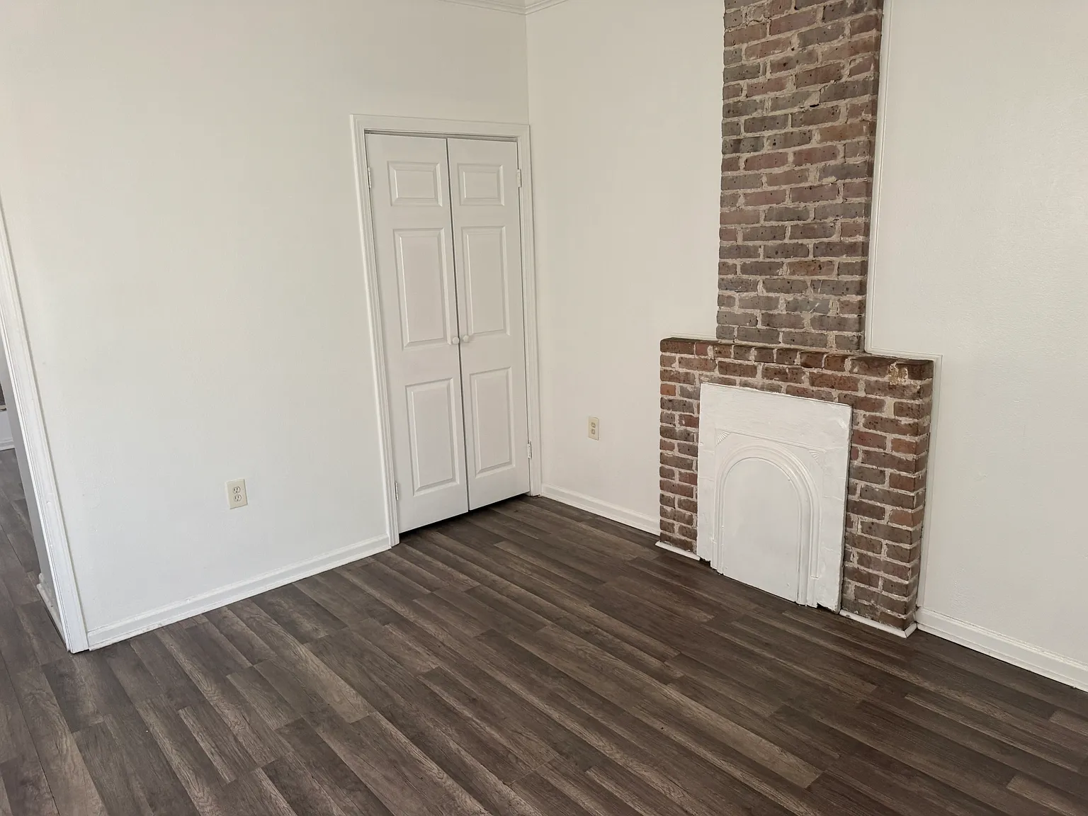 2 bed, 1000 sqft, $1,100 — Photo 3