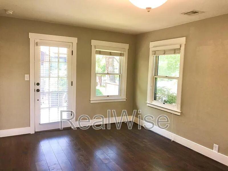 1 bed, 1.0 bath, $1,395 — Photo 3