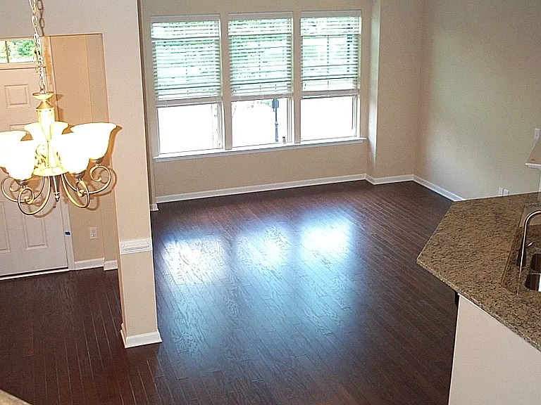 1532 Alemany St — Photo 6