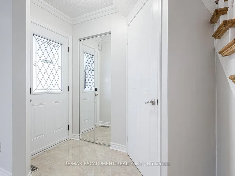 2790 Huntingdon Trl — Photo 3