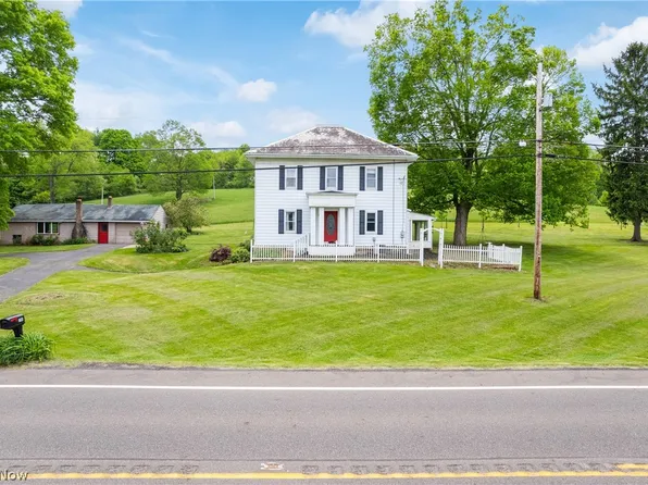 2196 Lodge Rd SW, Sherrodsville, OH 44675