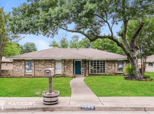 1040 Rosewood Dr, Desoto, TX 75115